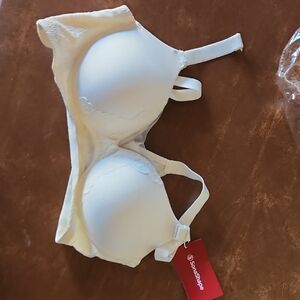 Seamless Lightly Padded White Bra by